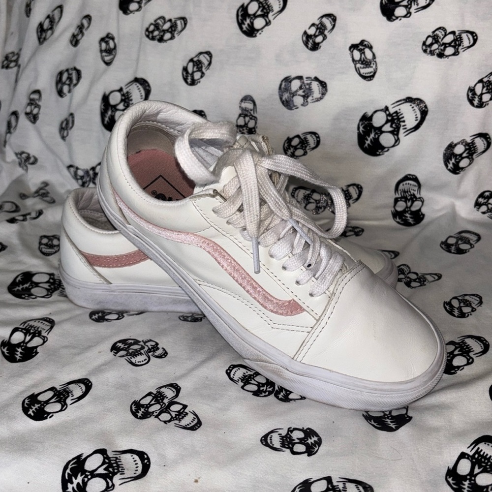 Vans Women’s OLD SKOOL 'VELVET SIDESTRIPE - WHITE PINK’ Leather Shoes Size 8
